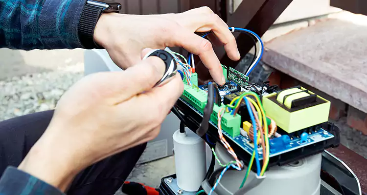 Automatic Driveway Gate Repair in Oviedo, FL
