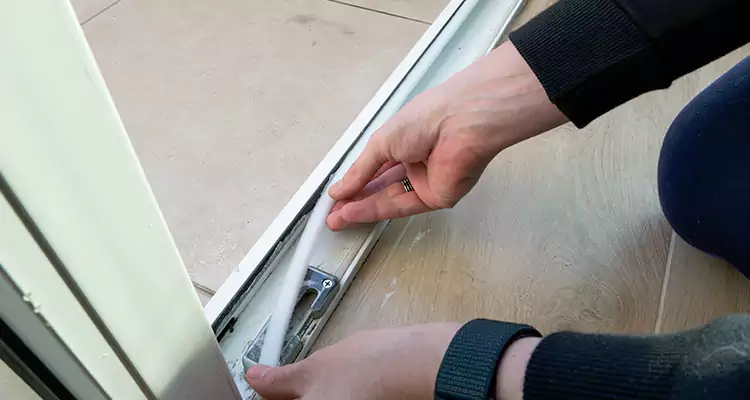 Garage Door Off Track Repair in Oviedo, FL