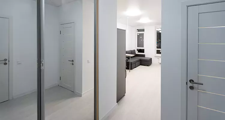 Modern Mirrored Closet Doors Repair in Oviedo, FL